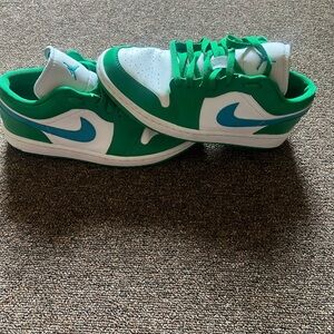 Nike Kids Sneakers in Green and White with Blue Accents